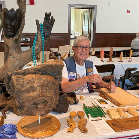 Alan Huntzinger at Tri-Valley Carvers Show in Pleasanton, 2024