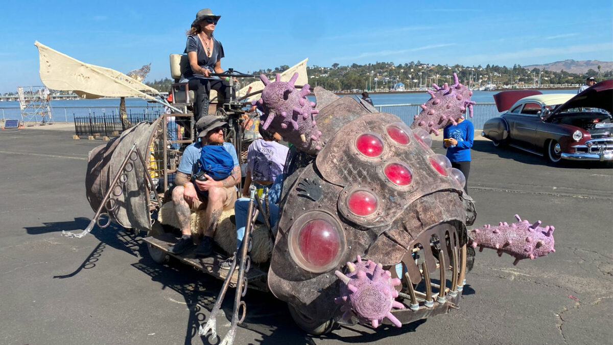 Beattle-shaped custom vehicle
