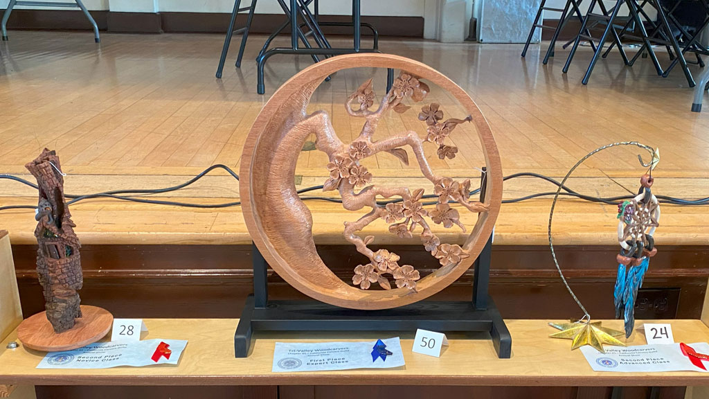Woodcarving show competition: shelf 3, top
