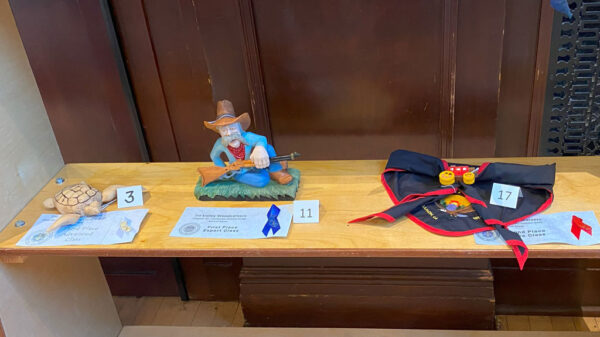 Woodcarving show competition: shelf 6, bottom